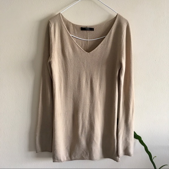 ★SOLD★Soft Beige Sweater - Picture 2 of 8
